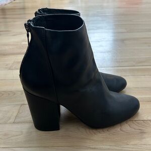 Steve Madden Black Leather Ankle Boots Women’s Size 7 Block Heel Booties